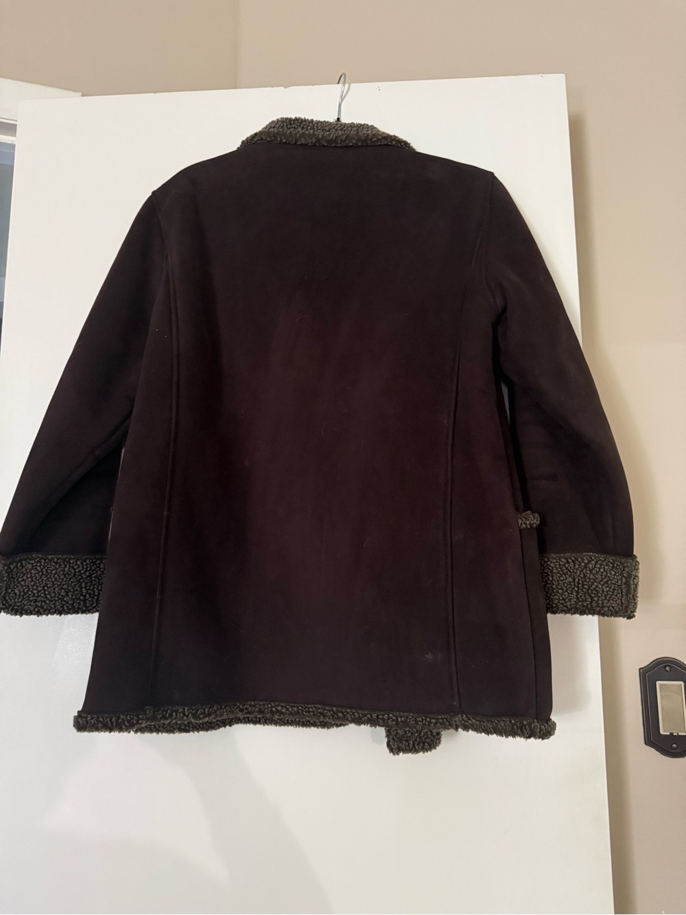 L.L. Bean Women's Dark Brown Faux-Shearling Teddy Jacket - Picture 2 of 3
